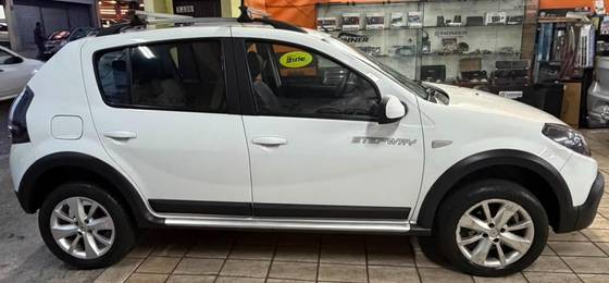 RENAULT SANDERO 1.6 STEPWAY 16V FLEX 4P AUTOMÁTICO RENAULT SANDERO 1.6 STEPWAY 16V FLEX 4P AUTOMÁTICO